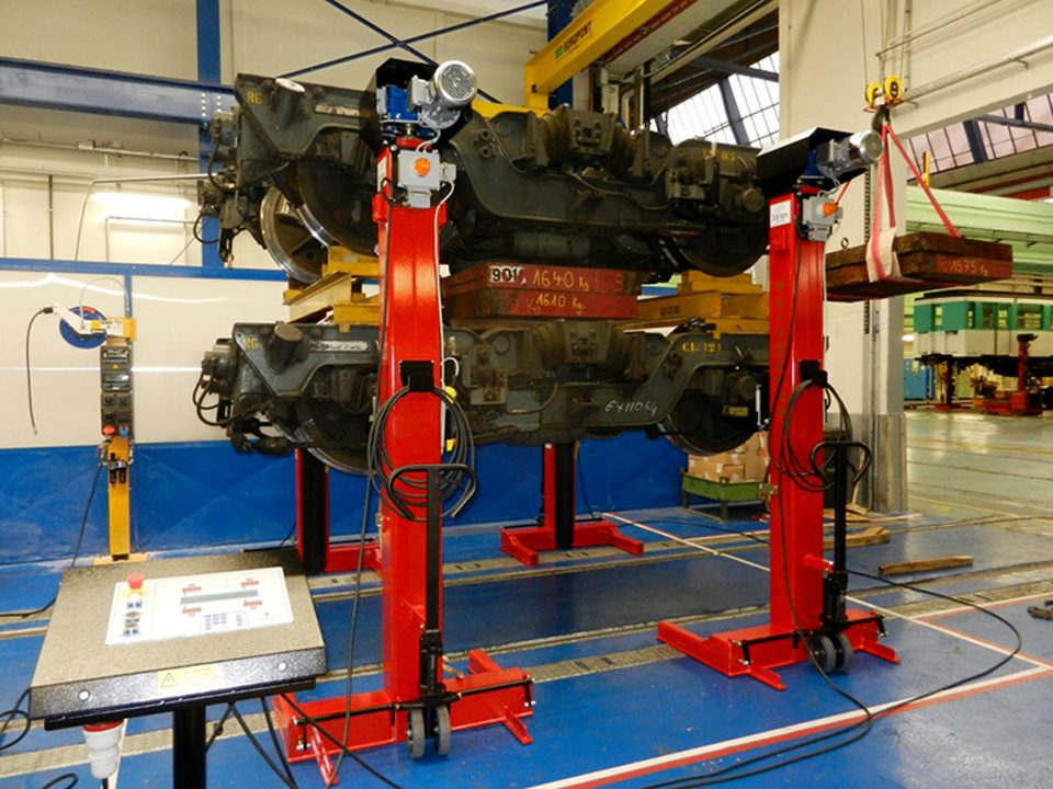 Sollevatori per carrelli