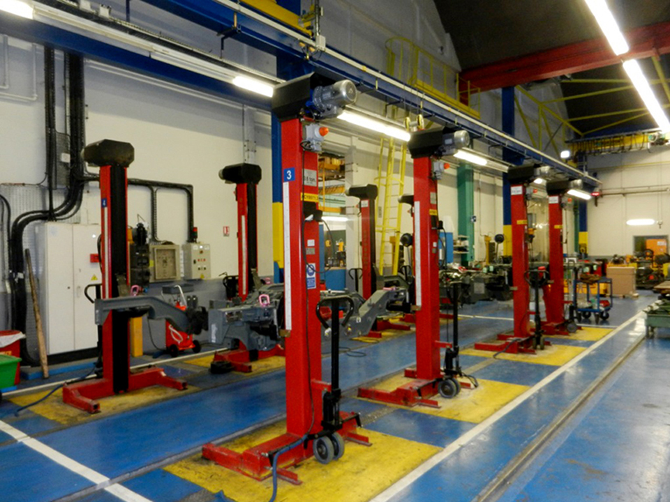 Sollevatori per carrelli