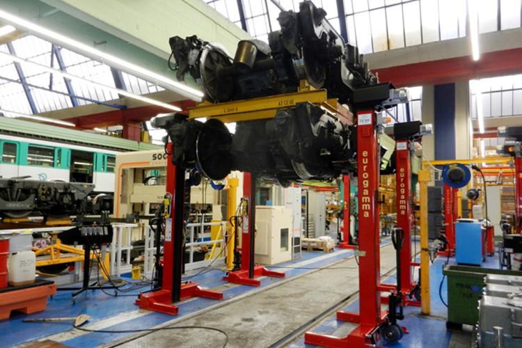 Sollevatori per carrelli